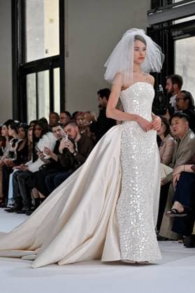 PFW Tamara Ralph Runway A model walks the runway at the Tamara Ralph show as part of Haute Couture Fashion Week in Paris, France on July, 7, 2025. Photo by Julien Reynaud APS-Medias ABACAPRESS.COM Paris France  Copyright: xReynaudxJulien APS-Medias ABACAx