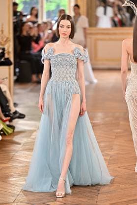 PFW Tony Ward Runway A model walks the runway at the Tony Ward show as part of Haute Couture Fashion Week in Paris, France on July, 7, 2025. Photo by Julien Reynaud APS-Medias ABACAPRESS.COM Paris France  Copyright: xReynaudxJulien APS-Medias ABACAx