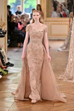 PFW Tony Ward Runway A model walks the runway at the Tony Ward show as part of Haute Couture Fashion Week in Paris, France on July, 7, 2025. Photo by Julien Reynaud APS-Medias ABACAPRESS.COM Paris France  Copyright: xReynaudxJulien APS-Medias ABACAx