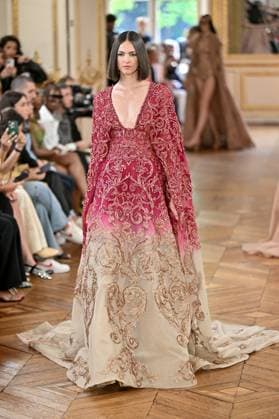 PFW Tony Ward Runway A model walks the runway at the Tony Ward show as part of Haute Couture Fashion Week in Paris, France on July, 7, 2025. Photo by Julien Reynaud APS-Medias ABACAPRESS.COM Paris France  Copyright: xReynaudxJulien APS-Medias ABACAx