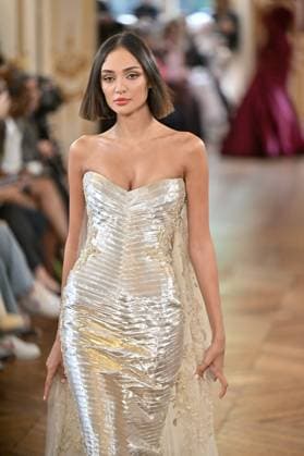 PFW Tony Ward Runway A model walks the runway at the Tony Ward show as part of Haute Couture Fashion Week in Paris, France on July, 7, 2025. Photo by Julien Reynaud APS-Medias ABACAPRESS.COM Paris France  Copyright: xReynaudxJulien APS-Medias ABACAx