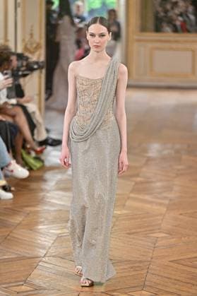 PFW Tony Ward Runway A model walks the runway at the Tony Ward show as part of Haute Couture Fashion Week in Paris, France on July, 7, 2025. Photo by Julien Reynaud APS-Medias ABACAPRESS.COM Paris France  Copyright: xReynaudxJulien APS-Medias ABACAx