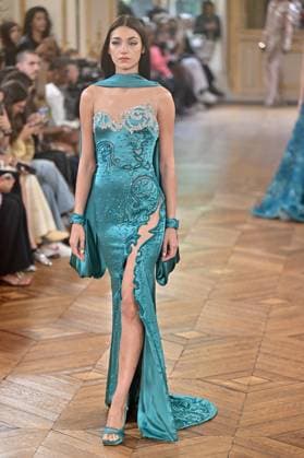 PFW Tony Ward Runway A model walks the runway at the Tony Ward show as part of Haute Couture Fashion Week in Paris, France on July, 7, 2025. Photo by Julien Reynaud APS-Medias ABACAPRESS.COM Paris France  Copyright: xReynaudxJulien APS-Medias ABACAx