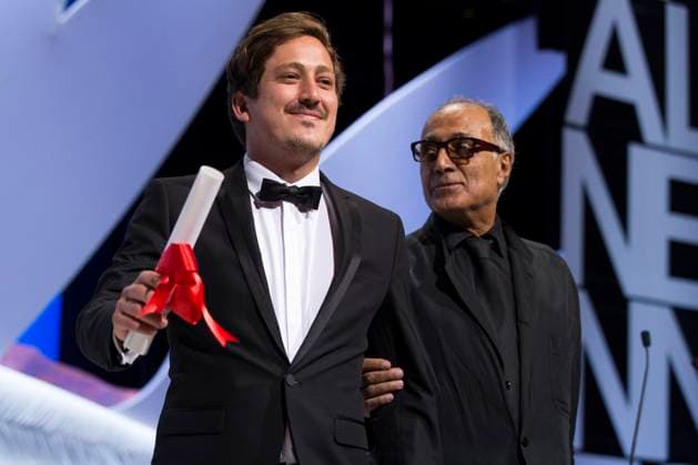Simon Mesa Soto (Prix du court-métrage) et Abbas Kiarostami - Cérémonie de clôture du 67 ème Festival du film de Cannes – Cannes le 24 mai 2014. Closing ceremony of the 67 th Cannes Film festival - Cannes 24 05 2014 Cannes France *** Simon Mesa Soto Prix du court métrage and Abbas Kiarostami Cérémonie de clôture du 67 ème Festival du film de Cannes - Cannes le 24 mai 2014 Closing ceremony of the 67 th Cannes Film festival Cannes 24 05 2014 Cannes France  Copyright: xJACOVIDES-BORDE-MOREAUx xBESTIMAGExJACOVIDES-BORDE-MOREAUx xBESTIMAGEx