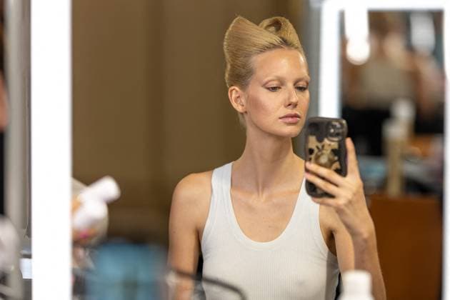 PFW - Georges Hobeika Backstage Models seen backstage prior to the Georges Hobeika Haute Couture Autumn Winter 2025-2026 show, as part of Paris Fashion Week in Paris, France on July 7, 2025. Photo by Ammar Abd Rabbo ABACAPRESS.COM Paris France  Copyright: xAbdxRabboxAmmar ABACAx