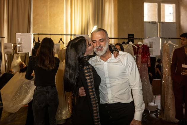PFW - Georges Hobeika Backstage Georges Hobeika seen backstage prior to the Georges Hobeika Haute Couture Autumn Winter 2025-2026 show, as part of Paris Fashion Week in Paris, France on July 7, 2025. Photo by Ammar Abd Rabbo ABACAPRESS.COM Paris France  Copyright: xAbdxRabboxAmmar ABACAx