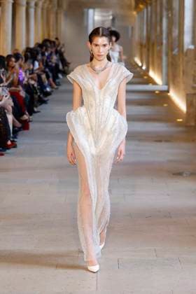 Rahul Mishra Fashion Show Haute Couture Fall Winter 2025 2026 Collection during Paris Fashion Week June 7th, 2025 Rahul Mishra Fashion Show Haute Couture Fall Winter 2025 2026 Collection , during Paris Fashion Week June 7th, 2025 Paris France  Copyright: xAgencex xBestimagexAgencex xBestimagex