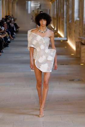 Rahul Mishra Fashion Show Haute Couture Fall Winter 2025 2026 Collection during Paris Fashion Week June 7th, 2025 Rahul Mishra Fashion Show Haute Couture Fall Winter 2025 2026 Collection , during Paris Fashion Week June 7th, 2025 Paris France  Copyright: xAgencex xBestimagexAgencex xBestimagex