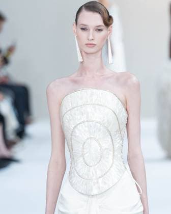 PARIS FASHION WEEK TAMARA RALPH FALL WINTER 26 sylvie lefort photography MAXPPP 07 07 2025 @sylvie Lefort Photography MAXPPP 07 07 25 Models present creations from the FALL WINTER 2025 2026 Haute Couture collection by TAMARA RALPH during the Paris Fashion Week, in Paris, France March 11th 2025 The presentation of the Womens collections from 7th July 2025 to 10th July 25  Copyright: xMAXPPPxsylviexlefortxphotographyx LFR202507085431 LFR202507085431