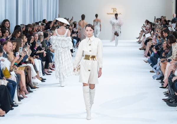 PARIS FASHION WEEK TAMARA RALPH FALL WINTER 26 sylvie lefort photography MAXPPP 07 07 2025 @sylvie Lefort Photography MAXPPP 07 07 25 Models present creations from the FALL WINTER 2025 2026 Haute Couture collection by TAMARA RALPH during the Paris Fashion Week, in Paris, France March 11th 2025 The presentation of the Womens collections from 7th July 2025 to 10th July 25  Copyright: xMAXPPPxsylviexlefortxphotographyx LFR202507085415 LFR202507085415