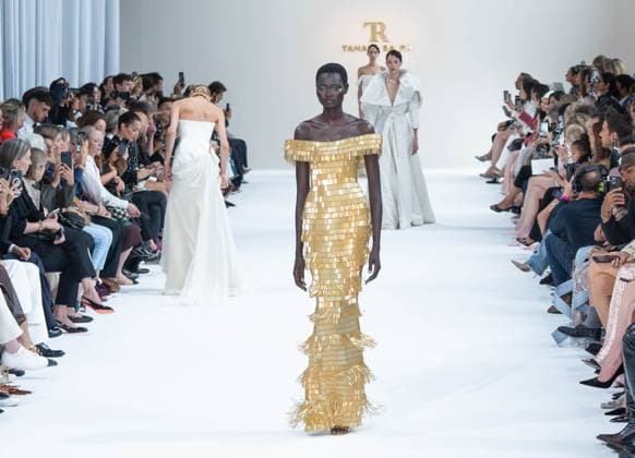 PARIS FASHION WEEK TAMARA RALPH FALL WINTER 26 sylvie lefort photography MAXPPP 07 07 2025 @sylvie Lefort Photography MAXPPP 07 07 25 Models present creations from the FALL WINTER 2025 2026 Haute Couture collection by TAMARA RALPH during the Paris Fashion Week, in Paris, France March 11th 2025 The presentation of the Womens collections from 7th July 2025 to 10th July 25  Copyright: xMAXPPPxsylviexlefortxphotographyx LFR202507085421 LFR202507085421