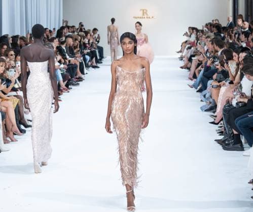 PARIS FASHION WEEK TAMARA RALPH FALL WINTER 26 sylvie lefort photography MAXPPP 07 07 2025 @sylvie Lefort Photography MAXPPP 07 07 25 Models present creations from the FALL WINTER 2025 2026 Haute Couture collection by TAMARA RALPH during the Paris Fashion Week, in Paris, France March 11th 2025 The presentation of the Womens collections from 7th July 2025 to 10th July 25  Copyright: xMAXPPPxsylviexlefortxphotographyx LFR202507085439 LFR202507085439