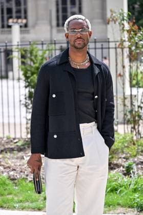 PFW Chanel Outside Arrivals Akinola Davies Jr at the Chanel show as part of Haute Couture Fashion Week in Paris, France on July, 8, 2025. Photo by Julien Reynaud APS-Medias ABACAPRESS.COM Paris France  Copyright: xReynaudxJulien APS-Medias ABACAx