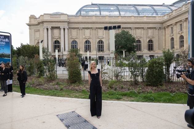 PFW Chanel Outside Arrivals NB Kirsten Dunst arriving at the Chanel show as part of Haute Couture Fashion Week on July 08, 2025 in Paris, France. Photo by Nasser Berzane ABACAPRESS.COM Paris France  Copyright: xBerzanexNasser ABACAx