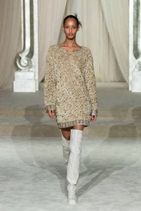 PFW Chanel Runway AM A model walks the runway during the Chanel Haute Couture Fall Winter 2025 2026 show as part of Paris Fashion Week in Paris, France on July 08, 2025. Photo by Aurore Marechal ABACAPRESS.COM Paris France  Copyright: xMarechalxAurore ABACAx