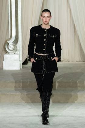 PFW Chanel Runway AM A model walks the runway during the Chanel Haute Couture Fall Winter 2025 2026 show as part of Paris Fashion Week in Paris, France on July 08, 2025. Photo by Aurore Marechal ABACAPRESS.COM Paris France  Copyright: xMarechalxAurore ABACAx