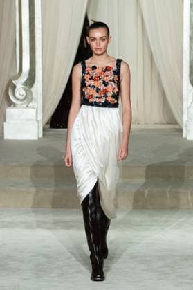 PFW Chanel Runway AM A model walks the runway during the Chanel Haute Couture Fall Winter 2025 2026 show as part of Paris Fashion Week in Paris, France on July 08, 2025. Photo by Aurore Marechal ABACAPRESS.COM Paris France  Copyright: xMarechalxAurore ABACAx