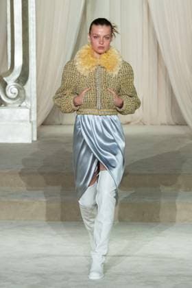 PFW Chanel Runway AM A model walks the runway during the Chanel Haute Couture Fall Winter 2025 2026 show as part of Paris Fashion Week in Paris, France on July 08, 2025. Photo by Aurore Marechal ABACAPRESS.COM Paris France  Copyright: xMarechalxAurore ABACAx