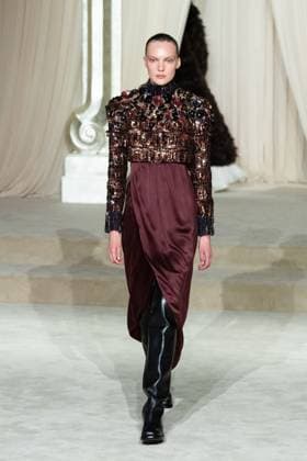 PFW Chanel Runway AM A model walks the runway during the Chanel Haute Couture Fall Winter 2025 2026 show as part of Paris Fashion Week in Paris, France on July 08, 2025. Photo by Aurore Marechal ABACAPRESS.COM Paris France  Copyright: xMarechalxAurore ABACAx