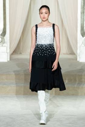 PFW Chanel Runway AM A model walks the runway during the Chanel Haute Couture Fall Winter 2025 2026 show as part of Paris Fashion Week in Paris, France on July 08, 2025. Photo by Aurore Marechal ABACAPRESS.COM Paris France  Copyright: xMarechalxAurore ABACAx