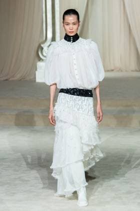 PFW Chanel Runway AM A model walks the runway during the Chanel Haute Couture Fall Winter 2025 2026 show as part of Paris Fashion Week in Paris, France on July 08, 2025. Photo by Aurore Marechal ABACAPRESS.COM Paris France  Copyright: xMarechalxAurore ABACAx