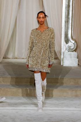 Chanel Haute Couture Collection Fall Winter 2025 2026 show as part of Paris Fashion Week PFW , au Grand Palais, à Paris, FRance, le 8 juillet 2025 Bestimage Runway during the Chanel Haute Couture Fall Winter 2025 2026 show as part of Paris Fashion Week on July 08, 2025 in Paris, France Paris France  Copyright: xAgencex xBestimagexAgencex xBestimagex