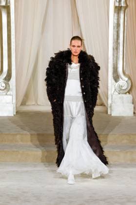 Chanel Haute Couture Collection Fall Winter 2025 2026 show as part of Paris Fashion Week PFW , au Grand Palais, à Paris, FRance, le 8 juillet 2025 Bestimage Runway during the Chanel Haute Couture Fall Winter 2025 2026 show as part of Paris Fashion Week on July 08, 2025 in Paris, France Paris France  Copyright: xAgencex xBestimagexAgencex xBestimagex