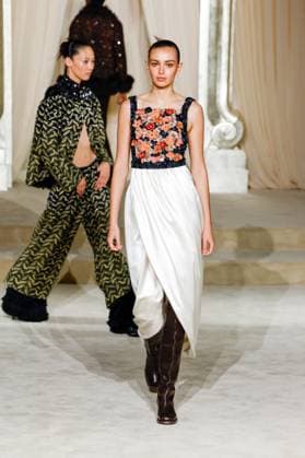 Chanel Haute Couture Collection Fall Winter 2025 2026 show as part of Paris Fashion Week PFW , au Grand Palais, à Paris, FRance, le 8 juillet 2025 Bestimage Runway during the Chanel Haute Couture Fall Winter 2025 2026 show as part of Paris Fashion Week on July 08, 2025 in Paris, France Paris France  Copyright: xAgencex xBestimagexAgencex xBestimagex