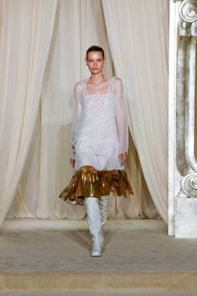 Chanel Haute Couture Collection Fall Winter 2025 2026 show as part of Paris Fashion Week PFW , au Grand Palais, à Paris, FRance, le 8 juillet 2025 Bestimage Runway during the Chanel Haute Couture Fall Winter 2025 2026 show as part of Paris Fashion Week on July 08, 2025 in Paris, France Paris France  Copyright: xAgencex xBestimagexAgencex xBestimagex