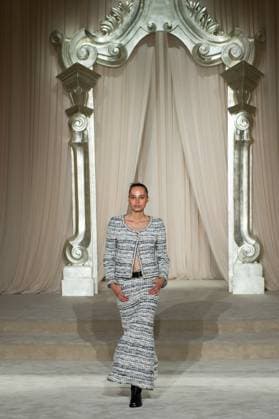PFW Chanel Runway AM A model walks the runway during the Chanel Haute Couture Fall Winter 2025 2026 show as part of Paris Fashion Week in Paris, France on July 08, 2025. Photo by Aurore Marechal ABACAPRESS.COM Paris France  Copyright: xMarechalxAurore ABACAx
