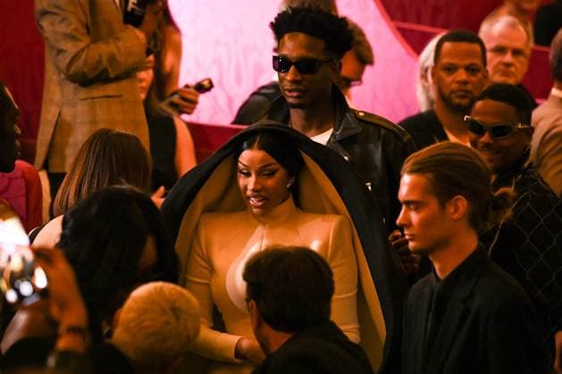PFW - Cardi B st Stephane Rolland Runway in Paris FA American rapper Cardi B attends the runway for a collection by Stephane Rolland as part of Paris Fashion Week at the Theatre of the Champs-Elysees in Paris, on July 8, 2025. Photo by Firas Abdullah ABACAPRESS.COM Paris Ile-de-France France  Copyright: xAbdullahxFiras ABACAx
