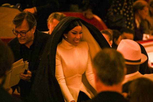 PFW - Cardi B st Stephane Rolland Runway in Paris FA American rapper Cardi B attends the runway for a collection by Stephane Rolland as part of Paris Fashion Week at the Theatre of the Champs-Elysees in Paris, on July 8, 2025. Photo by Firas Abdullah ABACAPRESS.COM Paris Ile-de-France France  Copyright: xAbdullahxFiras ABACAx