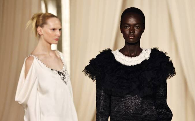 (250708) -- PARIS, July 8, 2025 -- Models present creations from the haute couture Fall-Winter 2025 2026 collections by French fashion house Chanel during the Paris Haute Couture Week, in Paris, France, on July 8, 2025. ) FRANCE-PARIS-HAUTE COUTURE WEEK-CHANEL GaoxJing 