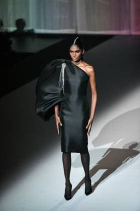 PFW - Stephane Rolland Runway in Paris FA A model walks the runway for a collection by Stephane Rolland as part of Paris Fashion Week at the Theatre of the Champs-Elysees in Paris, on July 8, 2025. Photo by Firas Abdullah ABACAPRESS.COM Paris Ile-de-France France  Copyright: xAbdullahxFiras ABACAx