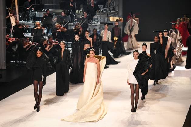 PFW - Stephane Rolland Runway in Paris FA Models walks the runway for a collection by Stephane Rolland as part of Paris Fashion Week at the Theatre of the Champs-Elysees in Paris, on July 8, 2025. Photo by Firas Abdullah ABACAPRESS.COM Paris Ile-de-France France  Copyright: xAbdullahxFiras ABACAx
