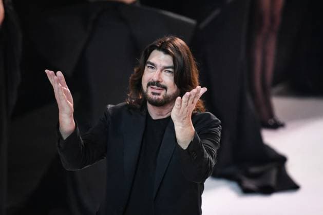 PFW - Stephane Rolland Runway in Paris FA Stephane Rolland cheers attendees at the end of the runway for his collection as part of Paris Fashion Week at the Theatre of the Champs-Elysees in Paris, on July 8, 2025. Photo by Firas Abdullah ABACAPRESS.COM Paris Ile-de-France France  Copyright: xAbdullahxFiras ABACAx