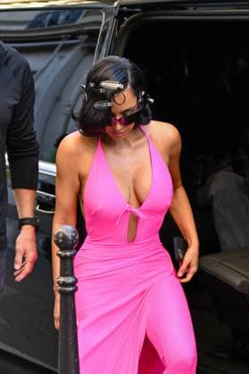 Kim Kardashian arrives for her Balenciaga fitting as part of the Paris Fashion Week, in Paris, France, on July 8th 2025, Kim turns heads in a stunning pink dress Yehiel Chekroune Bestimage Kim Kardashian was spotted arriving for her Balenciaga fitting in Paris, turning heads in a stunning pink dress, as part of the Paris Fashion Week, in Paris, France, on July 5th 2025 Paris France  Copyright: xYehielxChekrounex xBestimagexYehielxChekrounex xBestimagex