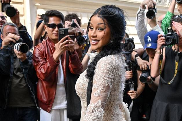 PFW Ashi Studio Outside Arrivals Cardi B arriving at the Ashi Studio show as part of Haute Couture Fashion Week in Paris, France on July, 8, 2025. Photo by Julien Reynaud APS-Medias ABACAPRESS.COM Paris France  Copyright: xReynaudxJulien APS-Medias ABACAx