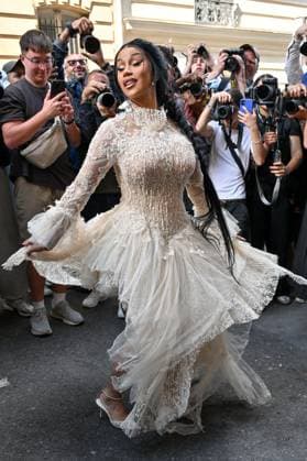 PFW Ashi Studio Outside Arrivals Cardi B arriving at the Ashi Studio show as part of Haute Couture Fashion Week in Paris, France on July, 8, 2025. Photo by Julien Reynaud APS-Medias ABACAPRESS.COM Paris France  Copyright: xReynaudxJulien APS-Medias ABACAx