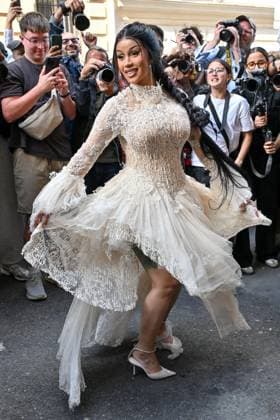 PFW Ashi Studio Outside Arrivals Cardi B arriving at the Ashi Studio show as part of Haute Couture Fashion Week in Paris, France on July, 8, 2025. Photo by Julien Reynaud APS-Medias ABACAPRESS.COM Paris France  Copyright: xReynaudxJulien APS-Medias ABACAx