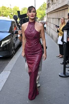 PFW Ashi Studio Outside Arrivals Pia Wurtzbach arriving at the Ashi Studio show as part of Haute Couture Fashion Week in Paris, France on July, 8, 2025. Photo by Julien Reynaud APS-Medias ABACAPRESS.COM Paris France  Copyright: xReynaudxJulien APS-Medias ABACAx
