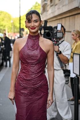PFW Ashi Studio Outside Arrivals Pia Wurtzbach arriving at the Ashi Studio show as part of Haute Couture Fashion Week in Paris, France on July, 8, 2025. Photo by Julien Reynaud APS-Medias ABACAPRESS.COM Paris France  Copyright: xReynaudxJulien APS-Medias ABACAx