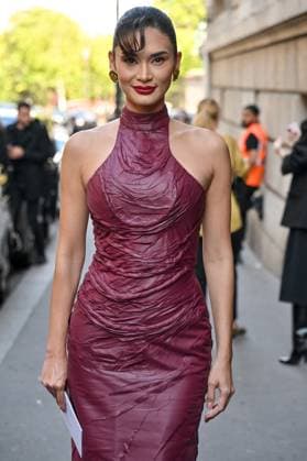 PFW Ashi Studio Outside Arrivals Pia Wurtzbach arriving at the Ashi Studio show as part of Haute Couture Fashion Week in Paris, France on July, 8, 2025. Photo by Julien Reynaud APS-Medias ABACAPRESS.COM Paris France  Copyright: xReynaudxJulien APS-Medias ABACAx