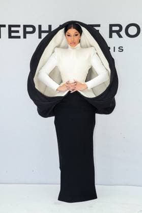 Cardi B at the photocall at the Stéphane Rolland Fall Winter 2025 2026 Haute Couture Collection show during Paris Fashion Week PFW at the Théâtre des Champs Élysées in Paris, France, on July 8, 2025 Bertrand Rindoff Bestimage Photocall at the Stéphane Rolland Fall Winter 2025 2026 Haute Couture Collection show during Paris Fashion Week PFW at the Théâtre des Champs Élysées in Paris, France, on July 8, 2025 Paris France  Copyright: xBERTRANDxRINDOFFxPETROFFx xBESTIMAGExBERTRANDxRINDOFFxPETROFFx xBESTIMAGEx