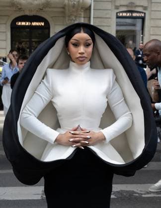 PFW - Stephane Rolland Outside Arrivals Cardi B attends the Stéphane Rolland Haute Couture Fall Winter 2025 2026 show as part of Paris Fashion Week on July 08, 2025 in Paris, France. Photo by Laurent Zabulon ABACAPRESS.COM Paris France  Copyright: xZabulonxLaurent ABACAx