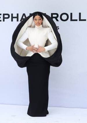 Cardi B Arrivals at the Stéphane Rolland Fall Winter 2025 2026 Haute Couture Collection show during Paris Fashion Week PFW on July 8, 2025 Denis Guignebourg Bestimage Arrivals at the Stéphane Rolland Fall Winter 2025 2026 Haute Couture Collection show during Paris Fashion Week PFW on July 8, 2025 Paris France  Copyright: xDenisxGuignebourgx xBestimagexDenisxGuignebourgx xBestimagex