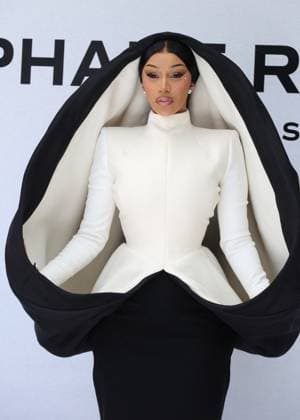 Cardi B Arrivals at the Stéphane Rolland Fall Winter 2025 2026 Haute Couture Collection show during Paris Fashion Week PFW on July 8, 2025 Denis Guignebourg Bestimage Arrivals at the Stéphane Rolland Fall Winter 2025 2026 Haute Couture Collection show during Paris Fashion Week PFW on July 8, 2025 Paris France  Copyright: xDenisxGuignebourgx xBestimagexDenisxGuignebourgx xBestimagex