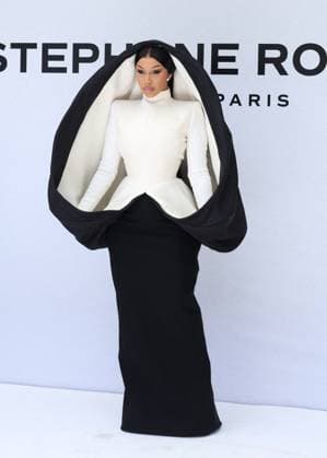 Cardi B Arrivals at the Stéphane Rolland Fall Winter 2025 2026 Haute Couture Collection show during Paris Fashion Week PFW on July 8, 2025 Denis Guignebourg Bestimage Arrivals at the Stéphane Rolland Fall Winter 2025 2026 Haute Couture Collection show during Paris Fashion Week PFW on July 8, 2025 Paris France  Copyright: xDenisxGuignebourgx xBestimagexDenisxGuignebourgx xBestimagex