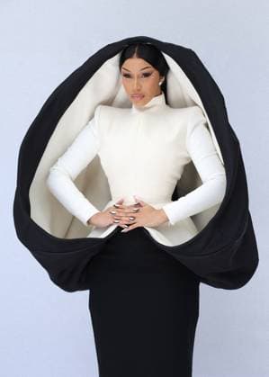 Cardi B Arrivals at the Stéphane Rolland Fall Winter 2025 2026 Haute Couture Collection show during Paris Fashion Week PFW on July 8, 2025 Denis Guignebourg Bestimage Arrivals at the Stéphane Rolland Fall Winter 2025 2026 Haute Couture Collection show during Paris Fashion Week PFW on July 8, 2025 Paris France  Copyright: xDenisxGuignebourgx xBestimagexDenisxGuignebourgx xBestimagex