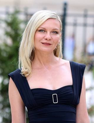Chanel Outside Arrivals - Paris Fashion Week - Haute Couture Fall Winter 2025 2026 Kirsten Dunst attends the Chanel Haute Couture Fall Winter 2025 2026 show as part of Paris Fashion Week on July 08, 2025 in Paris, France.  Copyright: xDFYx